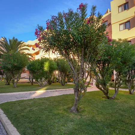 Apartmanhotel 3hb Falesia Mar 3*