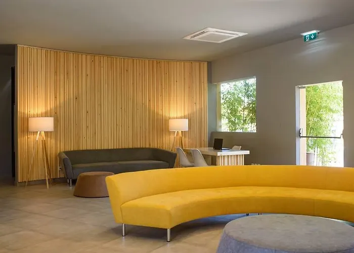 アパートホテル 3hb Falesia Mar