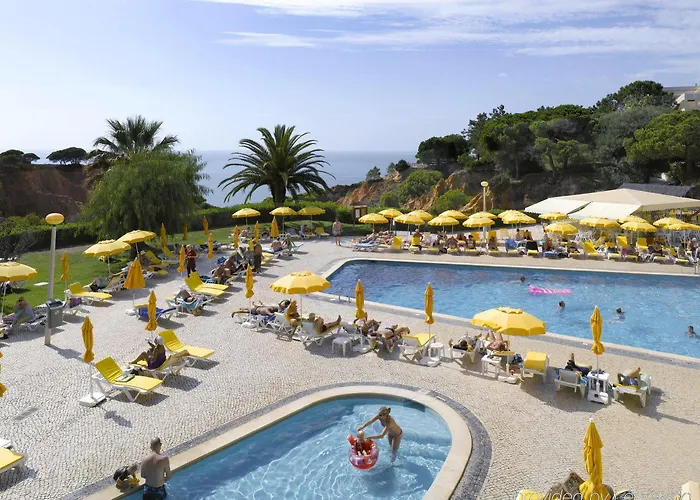 アパートホテル 3hb Falesia Mar 3*