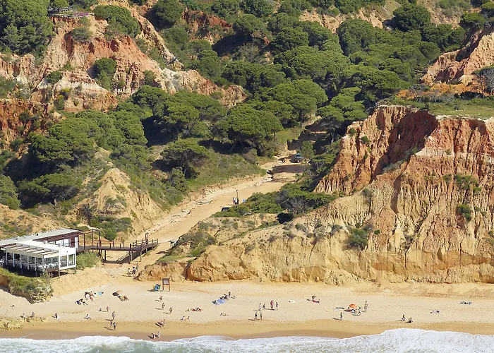 アパートホテル 3hb Falesia Mar 3*