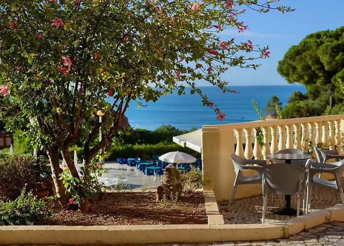 アパートホテル 3hb Falesia Mar 3*